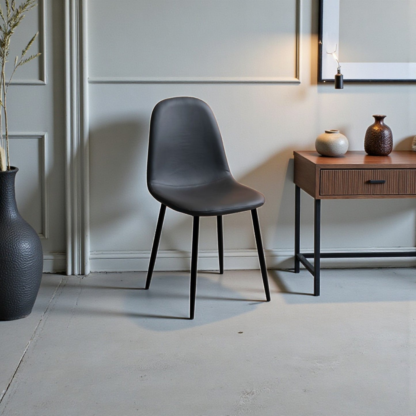 Sedia morbida grigia in ecopelle