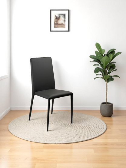 Sedia Finessa in ecopelle grigio impilabile